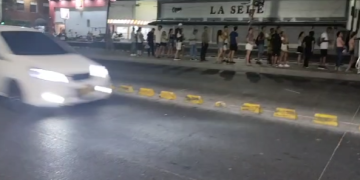 Largas filas en estación Joaquín Barrios de Transmetro por actualización de tarjetas de Transmetro