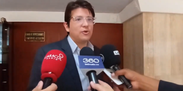 Senador Miguel Uribe ratificó su denuncia contra Petro ante la Comisión de Acusación de la Cámara