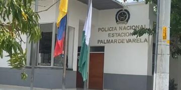 “Estaba dormida cuando sintió al hombre encima, era el comandante de la estación borracho”: contó madre de patrullera de policía abusada