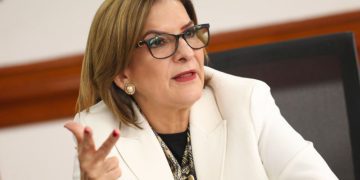 Procuradora Margarita Cabello insiste en preclusión de la investigación sobre Uribe