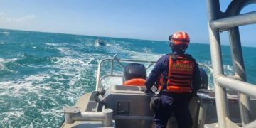 Armada rescató a tres ciudadanos estadounidenses que estaban a la deriva en el Mar Caribe