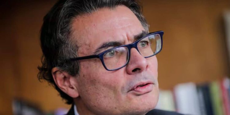 “Usar Supersalud como instrumento para implementar la reforma es irregular”: Alejandro Gaviria