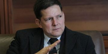 Con demanda ante el Consejo de Estado, exministro Wilson Ruiz busca tumbar la intervención de SuperSalud a Sanitas