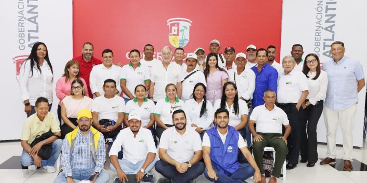 Gobernación del Atlántico y la ANUC buscan soluciones concretas a problemáticas de campesinos
