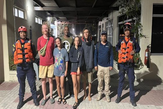 La Armada de Colombia rescató a cinco turistas europeos que se encontraban a la deriva en el Mar Caribe