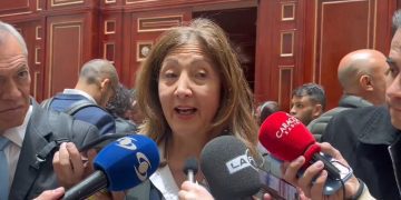 Ingrid Betancourt insta a que el juicio contra Álvaro Uribe sea transparente y basado en la verdad