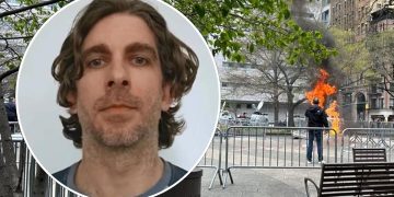Muere sujeto que se prendió en llamas frente al tribunal que juzga a Trump