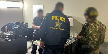 Ejército y Departamento de Seguridad de EE. UU. capturan a falsificador de dólares
