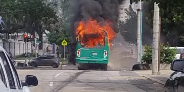 Se incendió un bus de Sobusa al norte de Barranquilla