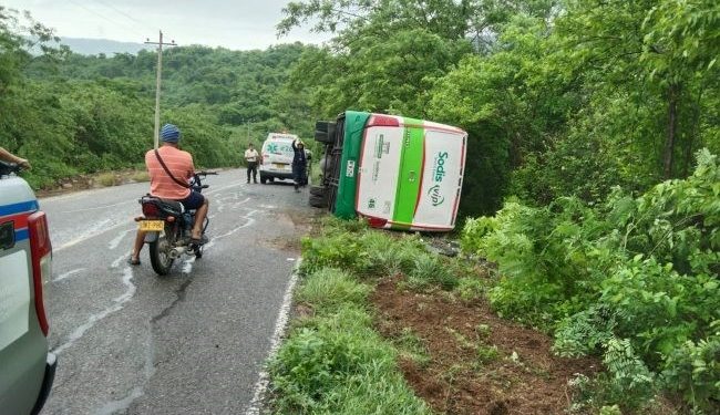 Revelan identidad de lesionados tras volcamiento de bus de Alianza Sodis en Tubará