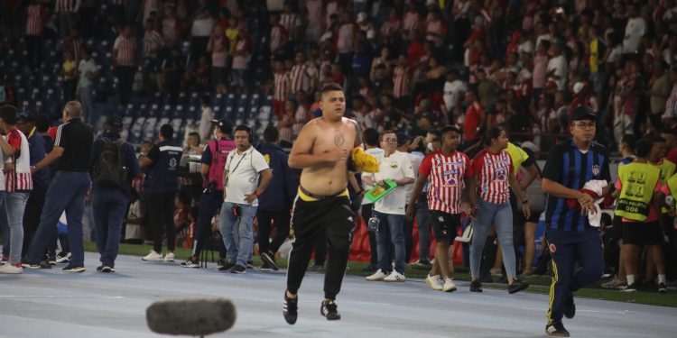 Con cartel buscan a involucrados en disturbios en el Metropolitano