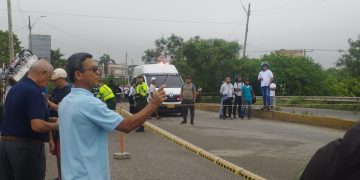“Vi una fuga de agua debajo de la estructura”: testigos hablan del colapso de puente de la 30