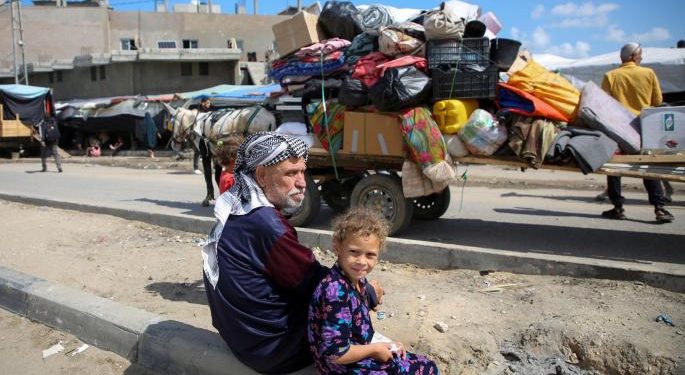 Israel prohíbe paso de personas y ayuda humanitaria tras controlar el cruce de Rafah