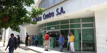 Gobernador Eduardo Verano visitó a paciente de tragedia de la calle 30