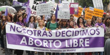 Tribunal español avala el aborto en menores de 16 años sin permiso paterno