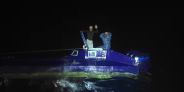 Armada colombiana intercepta 2 semisumergibles con más de 5 toneladas de cocaína en el Pacífico