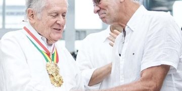 Eduardo Verano elogia la trayectoria de Luis Carlos Sarmiento Angulo en emotivo homenaje en Barranquilla
