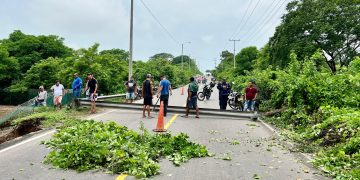 Cierran la vía que conecta a Malambo con el corregimiento de Caracolí