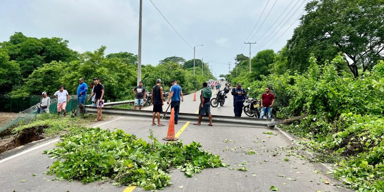 Cierran la vía que conecta a Malambo con el corregimiento de Caracolí