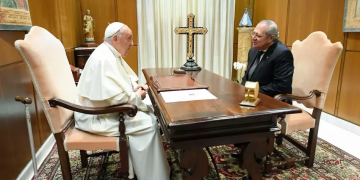 Papa Francisco recibió en audiencia privada al presidente del Congreso, Iván Name