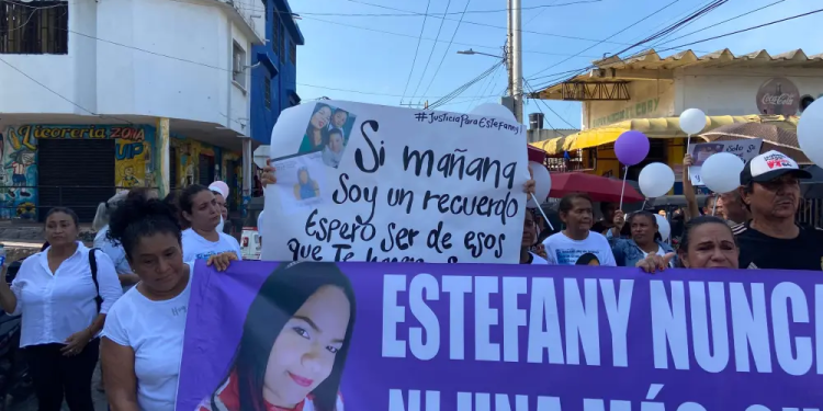 Familiares y allegados de Steffany Barranco piden la máxima pena para Iván José de La Rosa