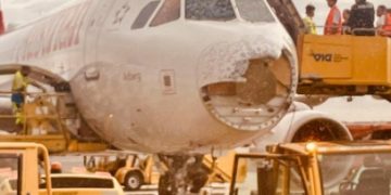 Granizada durante un vuelo daña la nariz de un avión de Austrian Airlines
