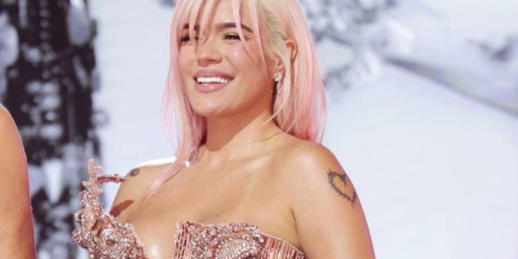 Karol G conquista la portada de Vogue España entre elogios y polémica por su cambio de imagen