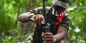 Gobierno y grupo ‘rebelde’ del ELN buscan acordar un cese al fuego