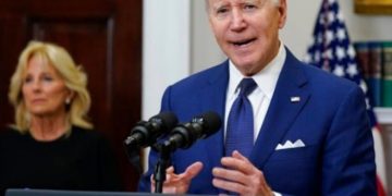 No podemos seguir aceptándolo: Biden tras tiroteo en escuela en EE.UU.