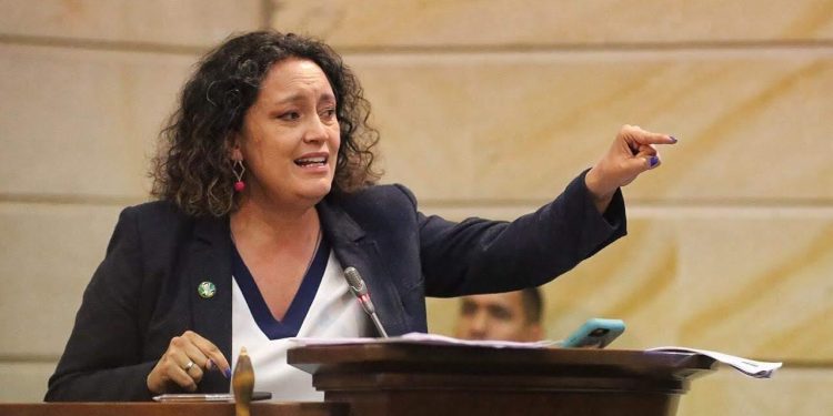 “Las elecciones de 2026 están en riesgo”: Angélica Lozano sobre recorte a la Registraduría