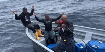 Incautan una tonelada de estupefacientes en aguas del pacífico sur colombiano. Cuatro capturados