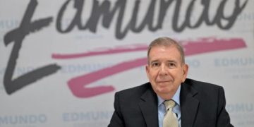Chile rechaza orden de captura contra González y pide cesar la “represión”