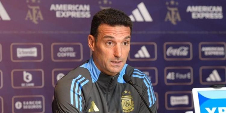 Lionel Scaloni critica el horario del partido ante Colombia en Barranquilla