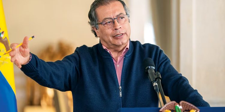 Petro no genera confianza en los colombianos: 72% “confía menos” en el presidente