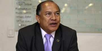 Exministro Amylkar Acosta advierte que problemas financieros en Air-e son “la punta del iceberg”