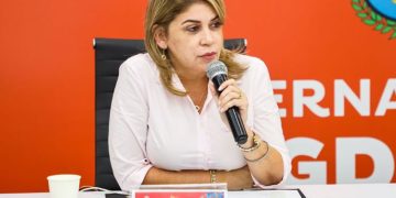 Pliego de cargos a Virna Johnson por presuntas irregularidades en contratos