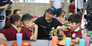 Alejandro Char inaugura nueva infraestructura y cocina escolar en la IED La Unión de Barranquilla