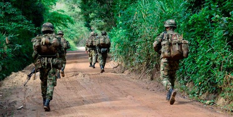 Un soldado muerto y cinco heridos tras caer en un campo minado