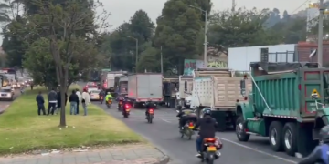 Bloqueo en la salida Chía a Bogotá afecta a miles de trabajadores