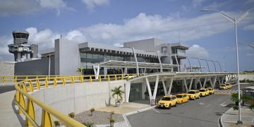 El aeropuerto Ernesto Cortissoz regresa bajo la gestión de la Aerocivil tras dos concesiones fallidas