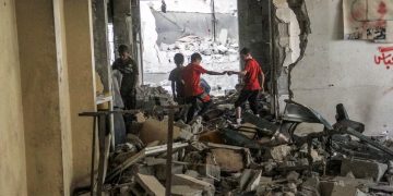 Al menos 15 muertos en ataque israelí contra una escuela en Gaza