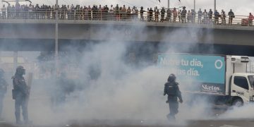 Paro de camioneros: Policía comenzó a despejar las  vías del país tras cuarto día de bloqueos