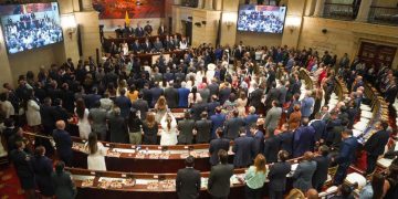Gobierno insiste en ley de financiamiento, pero congresistas cierran filas contra presentación de reforma tributaria