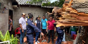 Tras fuerte vendaval en Malambo, Alcaldesa Yenis Orozco supervisó daños y expresó su solidaridad a más de 100 familias afectadas