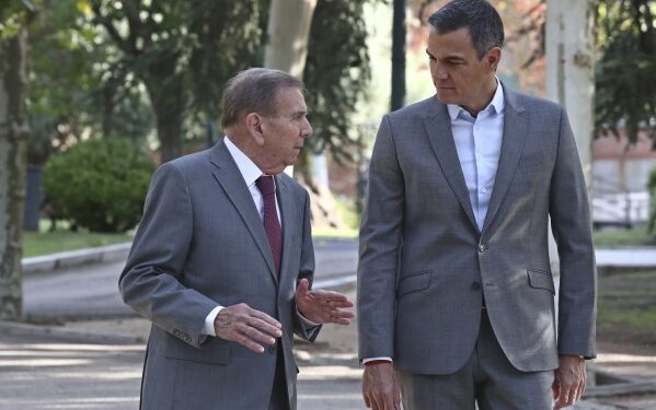 Pedro Sánchez recibe a Edmundo González y muestra su solidaridad con Venezuela