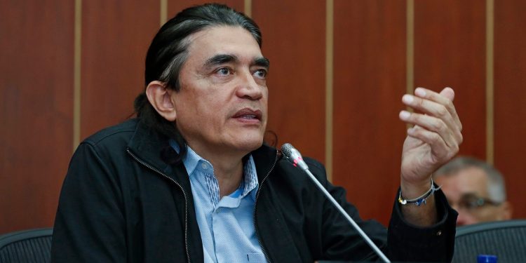 Queja disciplinaria contra Gustavo Bolívar, director del DPS por baja ejecución presupuestal recibió la Procuraduría