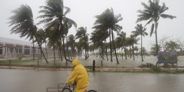 Más de cinco millones de personas bajo orden de evacuación con la llegada del huracán Milton