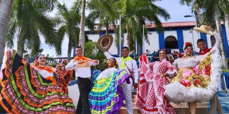 Atlántico le baila a Baranoa en el VIII Festival Nacional e Internacional de Danzas por Parejas