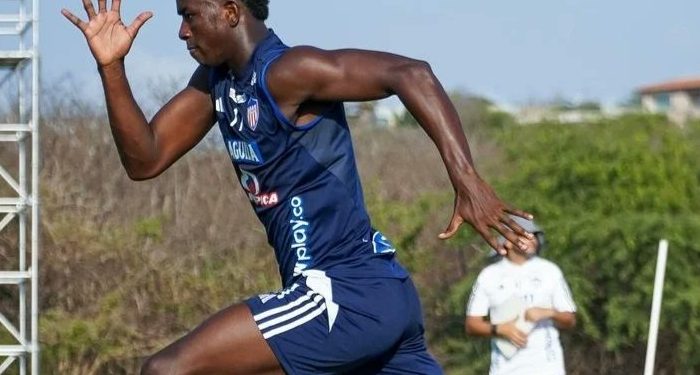 ¡Preocupación en Junior! Yeferson Moreno se retira de la práctica por una molestia muscular