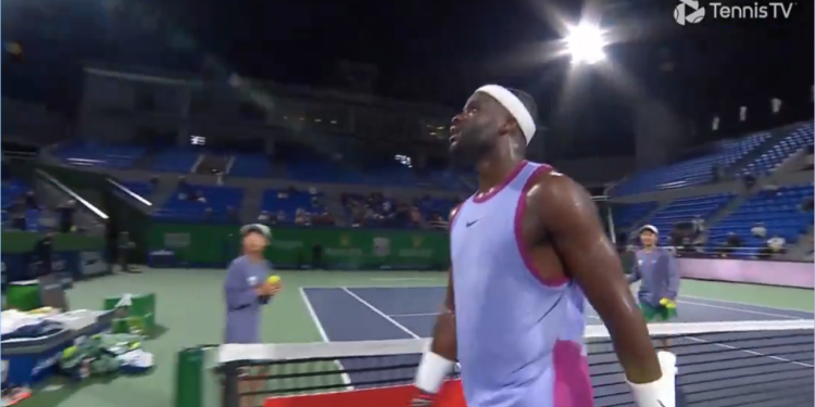 Tiafoe pierde en Shanghai y explota contra el juez: posible sanción en camino